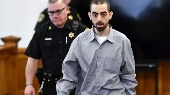 محاکمه ضارب سلمان رشدی در دادگاه آمریکا؛ احتمالاً محکومیت «هادی مطر» به ۲۵ سال زندان 