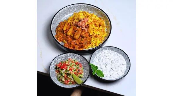 طرز تهیه بامیه پلو؛ پلوی متفاوت و خوشمزه با بامیه و گوشت