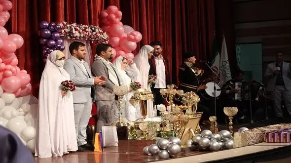 برگزاری مراسم عقد سه زوج از رادیو تهران 