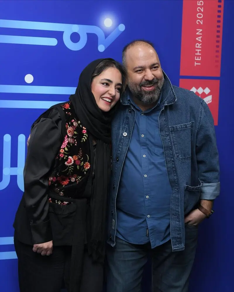 نرگس محمدی به همراه همسرش علی اوجی و فریبا نادری در جشنواره فیلم شهر