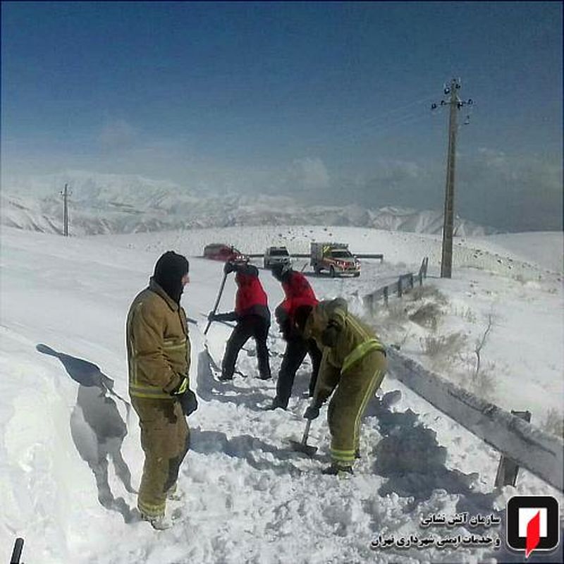عملیات 125 برای نجات 5 نفر از کارکنان صدا و سیما از میان برف