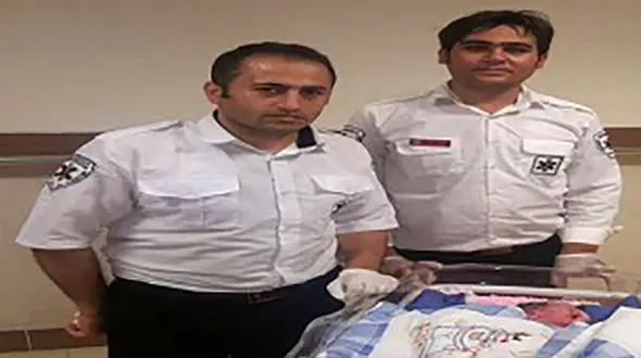 زایمان مادر جوان در آمبولانس اورژانس مهاباد 