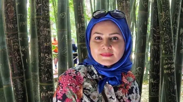 اولین زن گزارشگر فوتبال در ایران / او تست گریمش را منتشر کرد + عکس