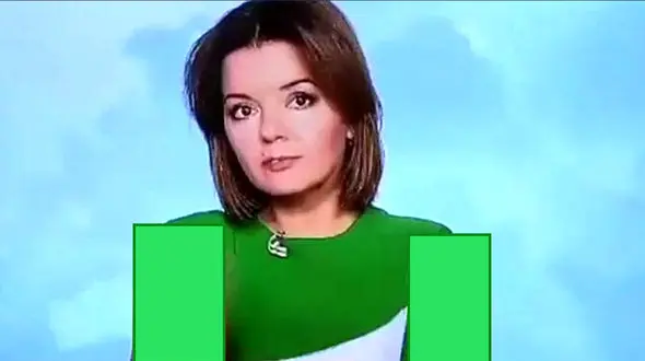 فیلم لحظه افتادن دندان مجری جوان زن هنگام پخش زنده خبر ! 