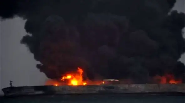  اسامی 32 خدمه مفقود شده در حادثه آتش سوزی نفتکش ایرانی  +فیلم و عکس