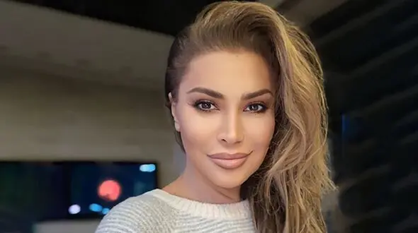زیباترین سگ دنیا در آغوش زیباترین دختر دنیا ! + عکس ها و بیوگرافی نوال زغبی 