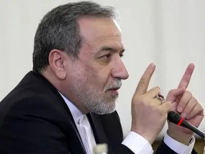 عکس های مراسم تولد دختر عباس عراقچی وزیر امور خارجه و زن جوانترش / نماد امریکایی در عکس ها حاشیه ساخت