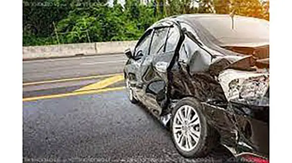 ببینید / برخورد دوربین راهنمایی رانندگی به خودروی راننده بدشانس! + فیلم