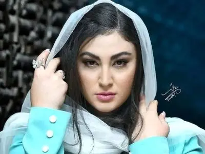 فیلم / مریم مومن : زنه بهم گفت چقدر چاقی چقدر گردی / همه آرمان هام ریخت / اولین مواجهه من بعد از بازیگری با مردم بود بدجوری توی ذوقم زده شد