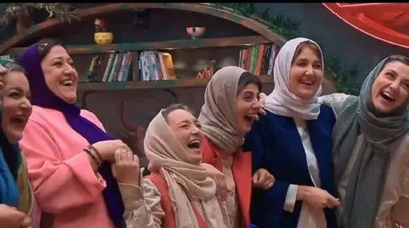 فیلم آواز باشکوه دسته جمعی خانم بازیگران ایرانی /  نعیمه نظام دوست  از جاش هم بلند شد !