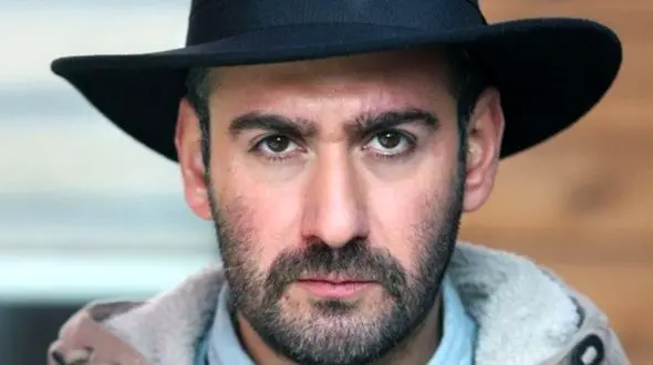 گوشواره و آرایش دخترانه نیما شعبان نژاد / بوی تغییر جنسیت آقای بازیگر !