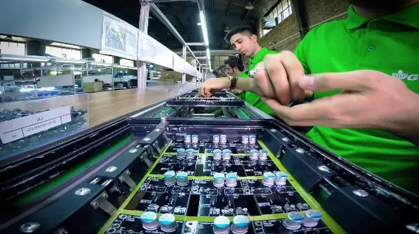 گرین، 25 سال نوآوری؛ از خاطره‌ی کیس‌های قدیمی تا فناوری پنل‌های خورشیدی