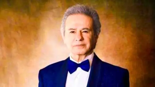 دانلود آهنگ باشکوه عارف / واسه عاشقی هیچ زمانی دیر نیست