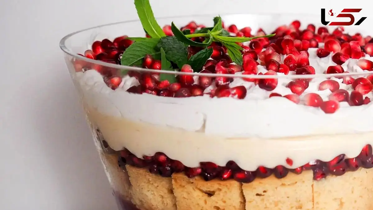 ترایفل انار شب یلدا؛ راهنمای درست کردن دسر شیک و پرطرفدار