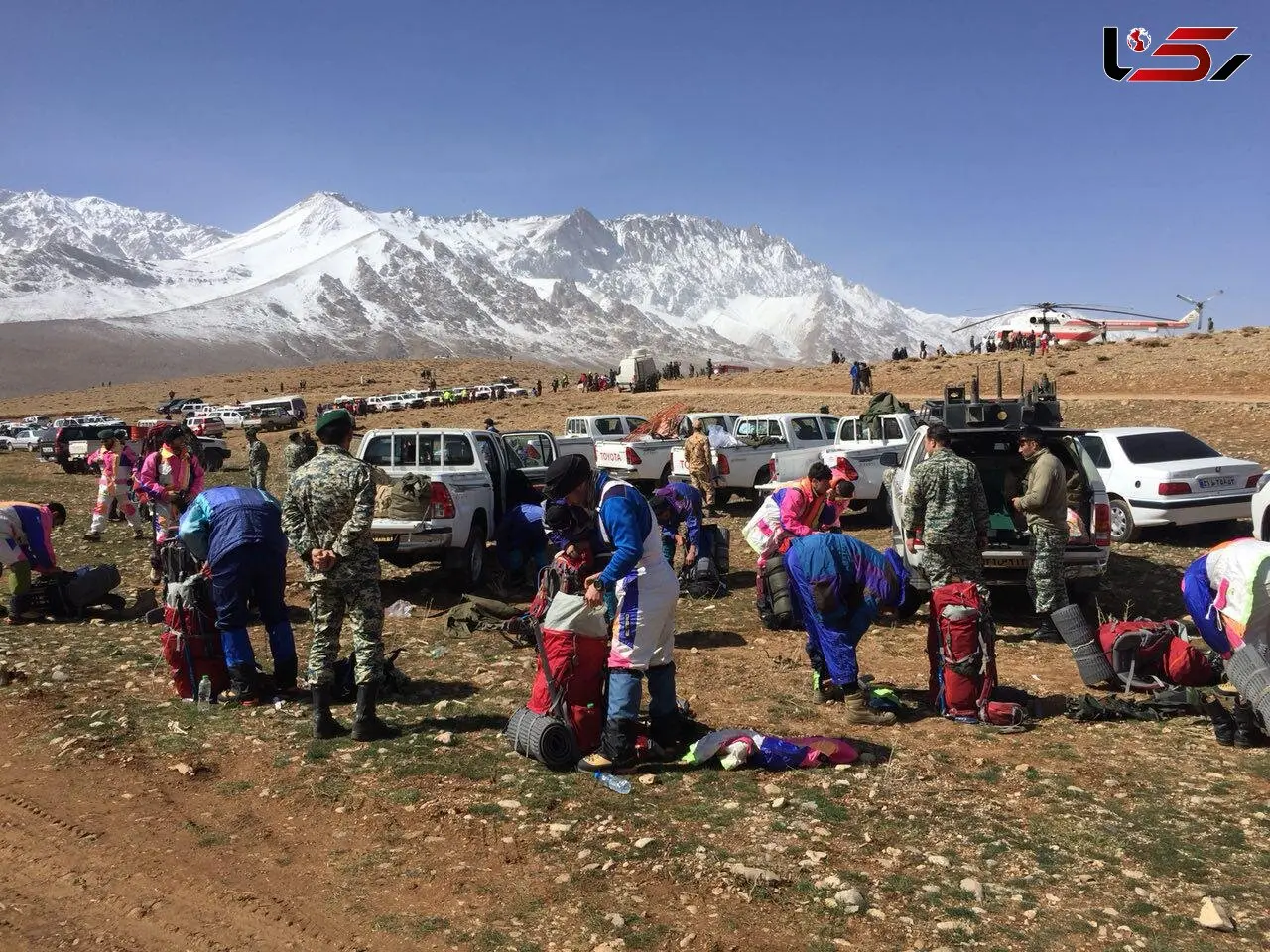 تکاوران نوهد به نزدیکی محل سقوط هواپیما رسیدند