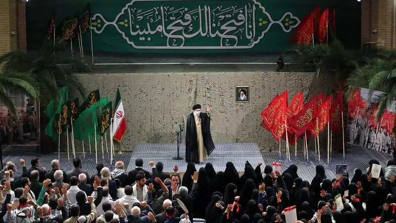  دیدار پیشکسوتان و فعالان دفاع مقدس و مقاومت با رهبر انقلاب 