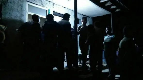  سرباز در خانه اش خود را حلق آویز کرد + عکس