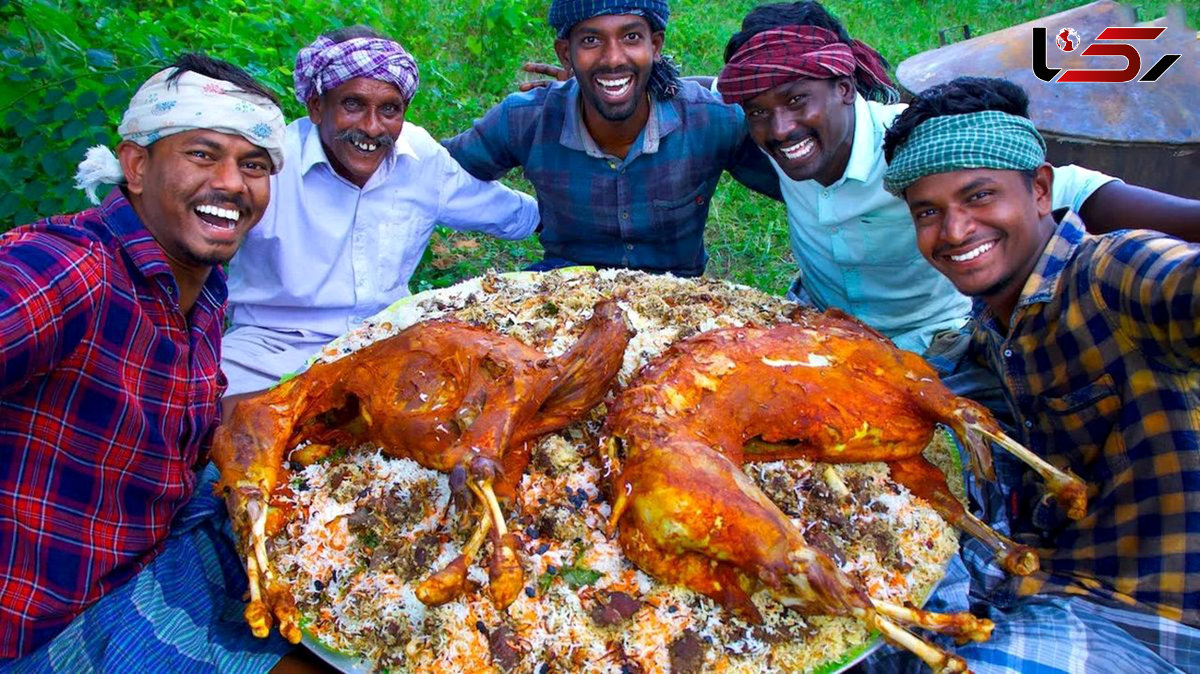  (ویدئو) بریانی شگفت انگیز دو بز کامل به سبک عربی توسط روستانشینان هندی 