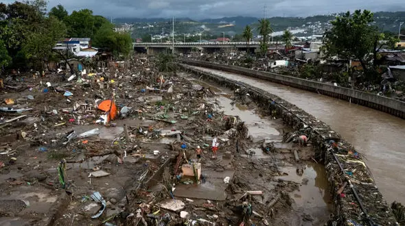 توفان فن‌گونگ تقویت شد و فیلیپین را که پیش‌تر آسیب دیده بود تهدید می‌کند