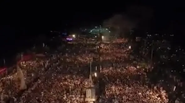  خروش مسلمانان پاکستان علیه نشریه هتاک فرانسوی + فیلم