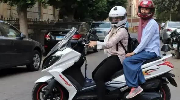 2 اظهار نظر متفاوت درباره صدور گواهینامه موتورسیکلت بانوان از دو مقام مسئول