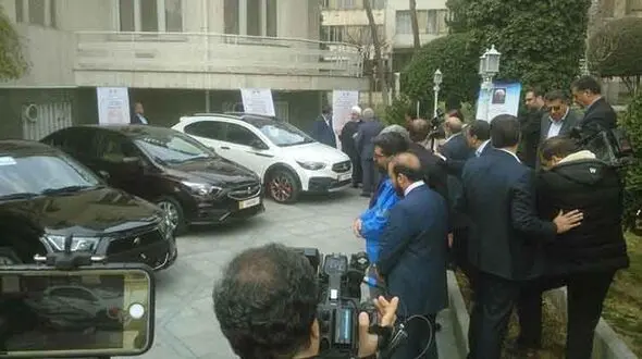 چهار خودرو تولید داخل در حاشیه جلسه هیئت دولت رونمایی شد