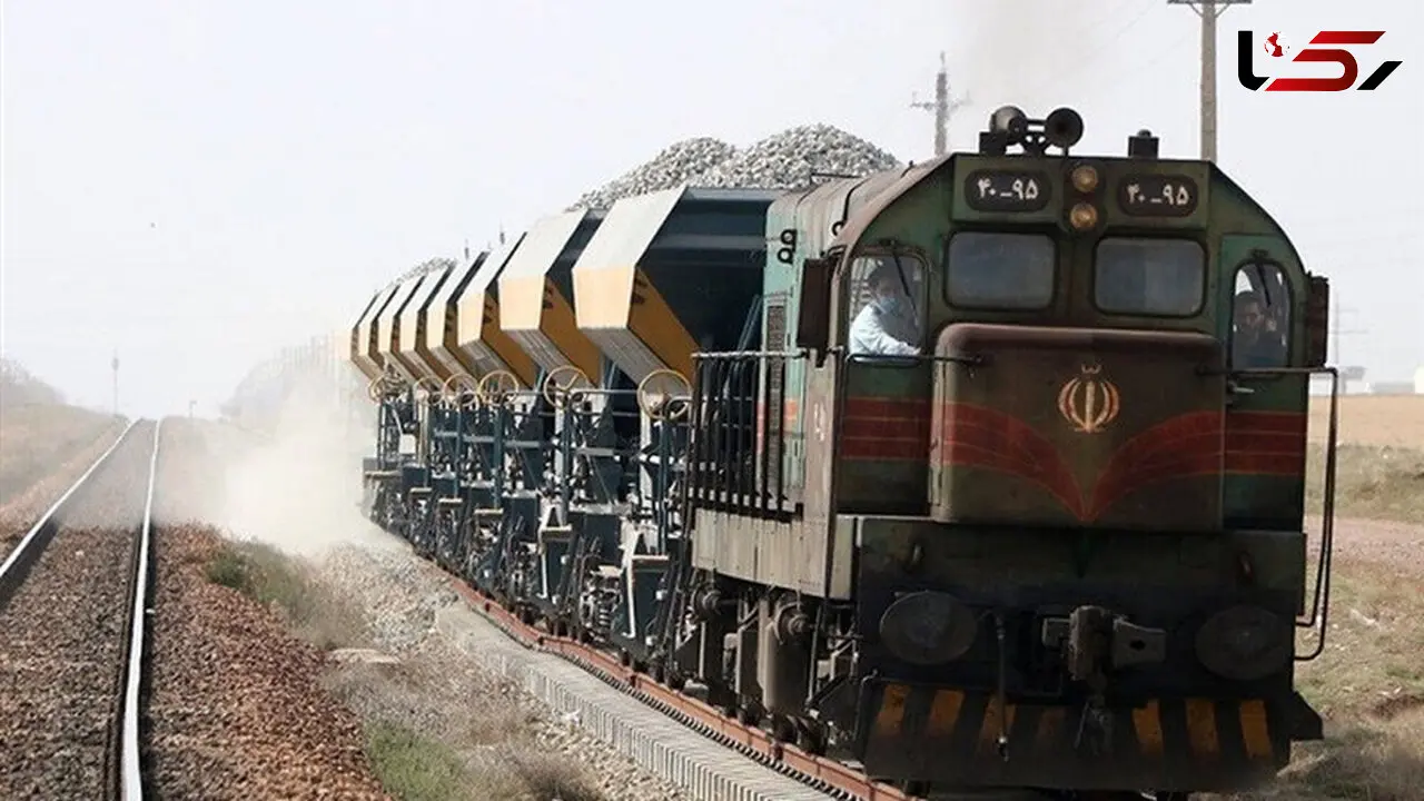 خروج واگن قطار از ریل در ایستگاه لرستان 