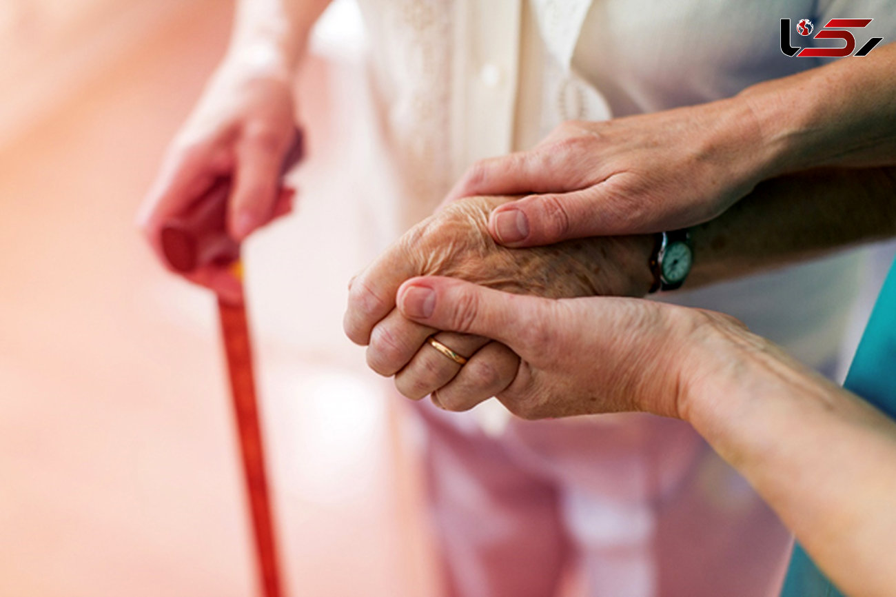بررسی نگهداری سالمندان در منزل  و عوامل پیرامون آن