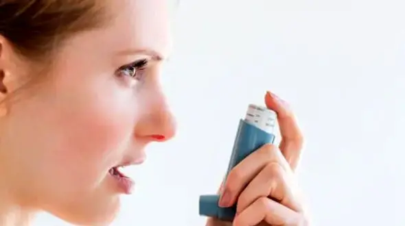 چرا باید بعد از مصرف اسپری دهان خود را بشویید؟