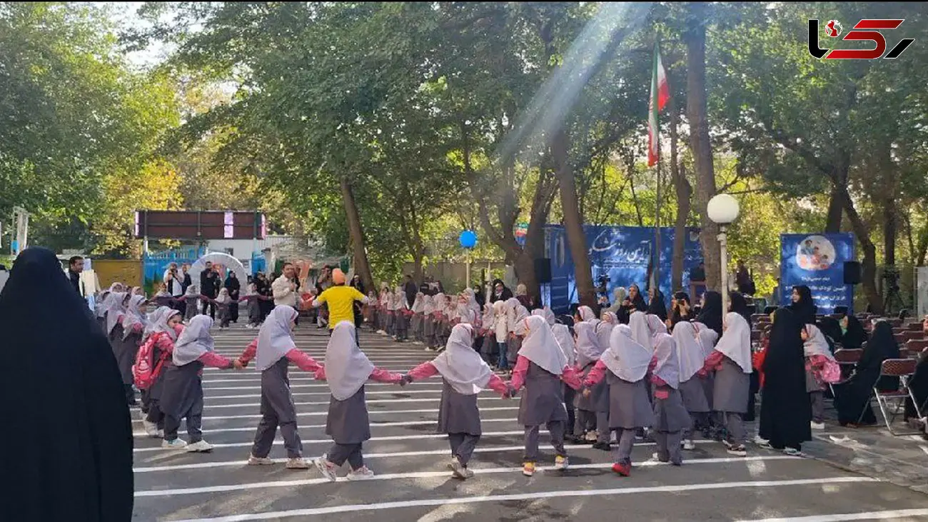 آقای وزیر، دانش آموزان یک « عمو زنجیر باف » ساده را هم بلد نیستند! + فیلم