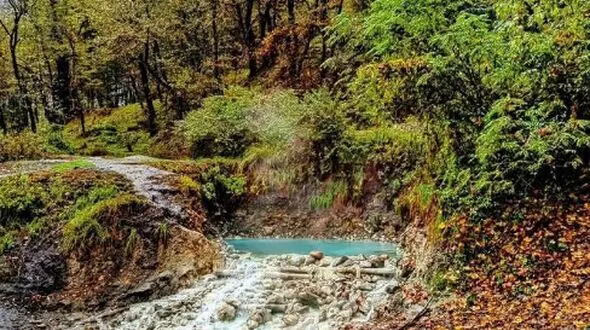 بازدید از چشمه بلیران؛ جواهر پنهان در فصل رنگارنگ پاییز + عکس های زیبا