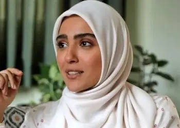 احساساتی شدن مونا کرمی در تولد پدرشوهرش مثل همیشه باوقار و متین : بابا سعید .... بودنتون برای همه‌مون مایه ی آرامش و افتخاره...