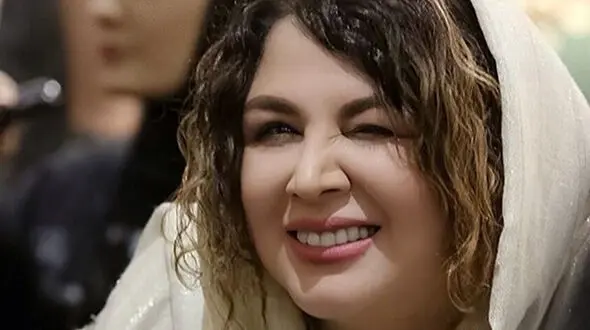 موتور سواری خانم بازیگر با ژست عجیب در پارک وی ! / شهره سلطانی غوغا کرد !