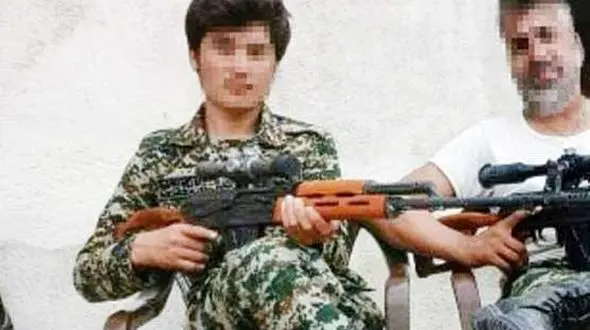 این داعشی ها با مقامات لشکری و کشوری ایران عکس داشتند! + عکس 