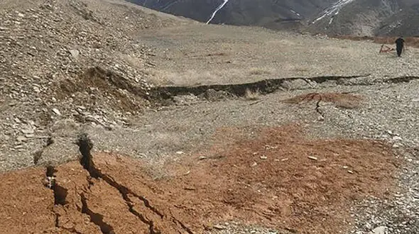 فیلم / این روستای ایرانی  برای همیشه ناپدید شد /  روایت تلخ  بلعیده شدن روستای آبکار علیا و همه اهالی اش توسط کوه