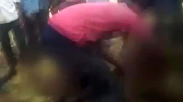 تنبیه وحشتناک عروس و دامادی که پنهانی با هم ازدواج کرده بودند+عکس