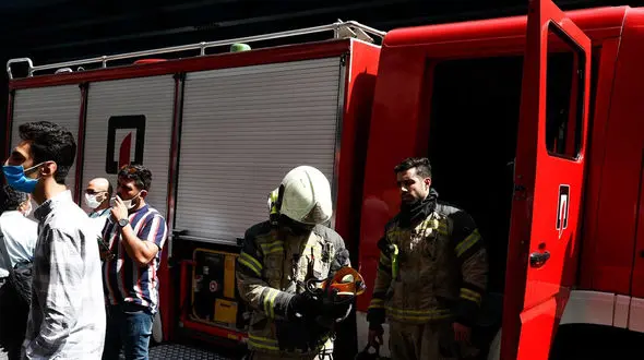 
آتش سوزی مرموز در محل پست برق خیابان حافظ  تهران 