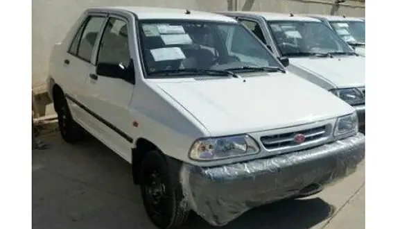 کشف 8 دستگاه خودروی پراید صفر احتکار شده در نطنز