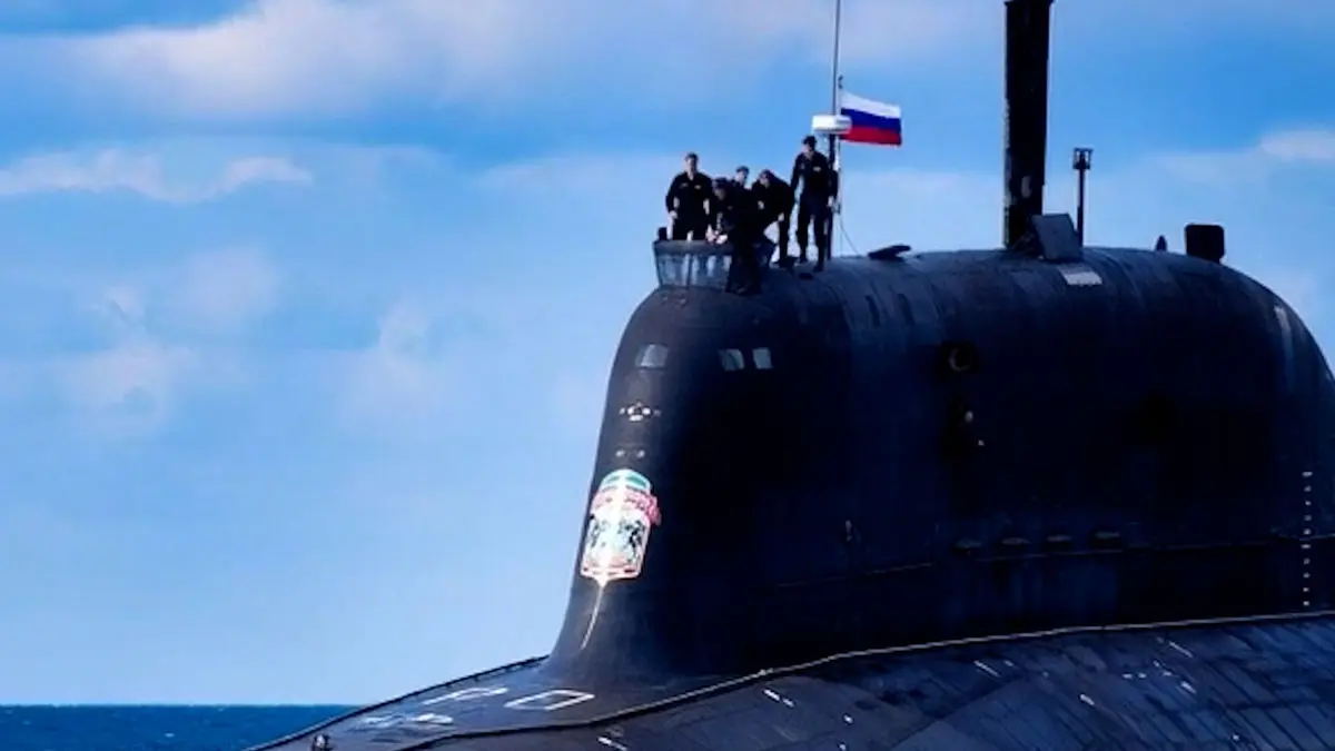 فیلم اسکورت زیردریایی روسیه از نفتکش ونزوئلایی مقابل آمریکا