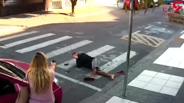 شکایت عجیب یک زورگیر مسلح از زن جوان / او هنگام دزدی از با شلیک اسلحه زن زخمی شد + فیلم