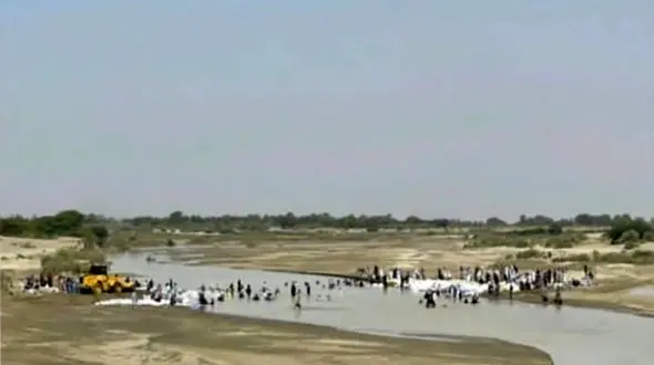 سیل یاسین را با خودش برد / 5 روز تلاش برای پیدا کردن پسر نوجوان در زرآباد + عکس