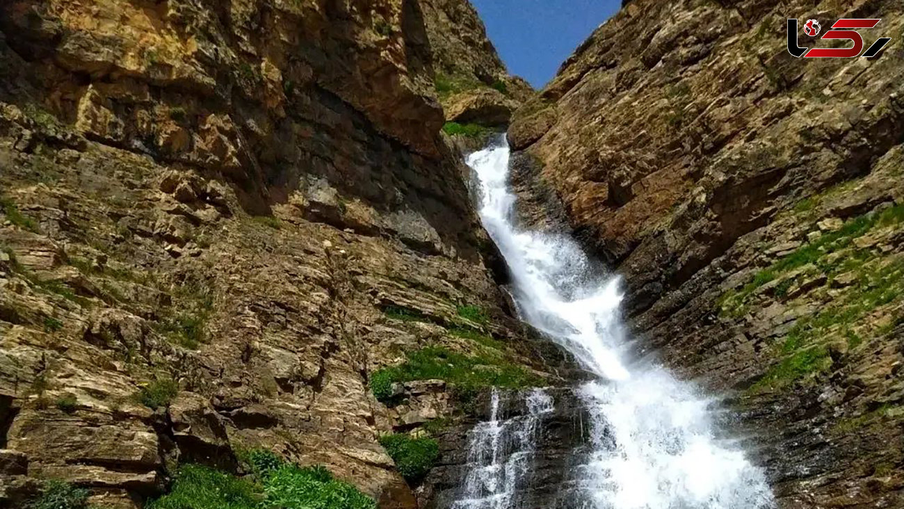 ببینید /  آبشار سیاه چشمان/ آبشاری زیبا در دل ارتفاعات چالوس + فیلم 