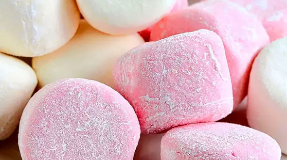 پف پفی یا مارشمالو جذاب یلدایی