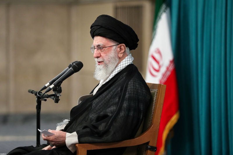 دیدار نمایندگان مجلس شورای اسلامی با رهبر انقلاب حضرت آیت الله خامنه ای -چهارشنبه ۲۱ خرداد ۱۴۰۴