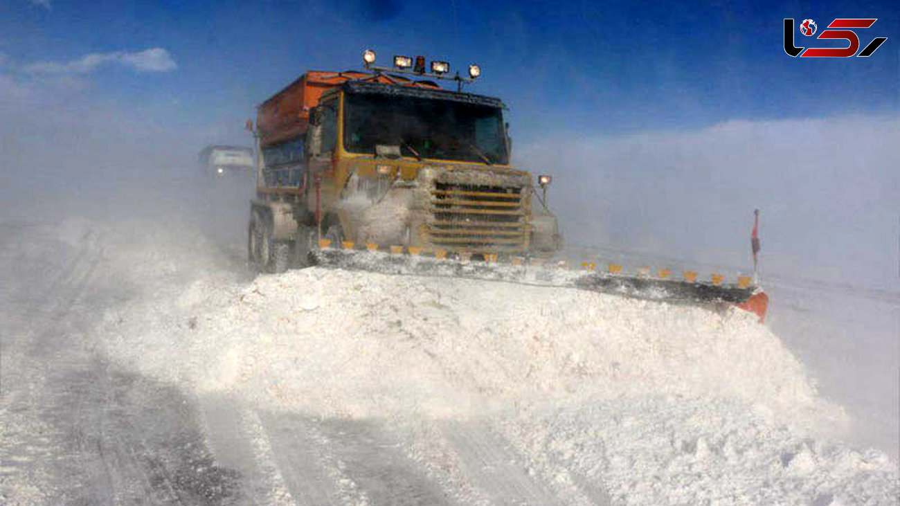  بارش برف سنگین راه ارتباطی 122 روستای استان زنجان را بست