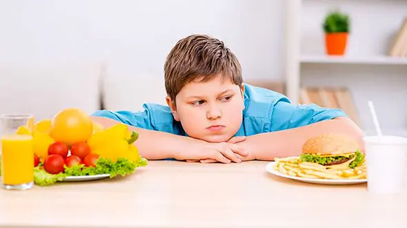 چطور جلوی پرخوری کودکان را بگیریم؟