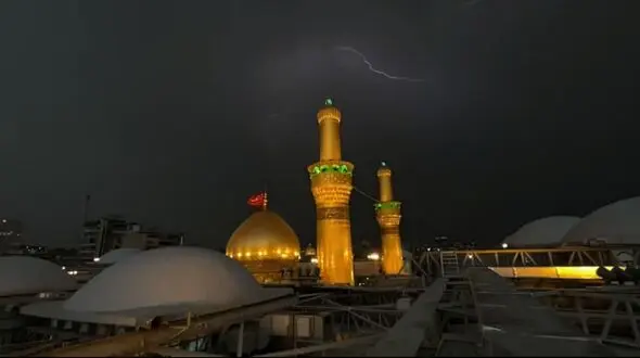 فیلم لحظات معنوی در حرم امام مهربانی 