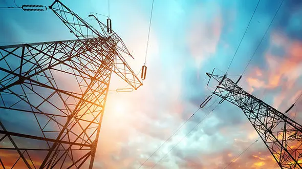 نه آب داریم و نه گاز / مدیریت برق دست مافیای نیروگاه های فسیلی افتاده است!