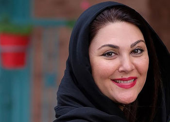 فیلم و عکس / نگاهی به چیدمان عهد بوقی و مدرن خانه دوبلکس   لاله اسکندری / از مجسمه و رادیوی قدیمی تا مبلمان سلطنتی شیک !