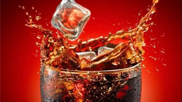 نوشابه های گازدار عامل اصلی ابتلا به سرطان